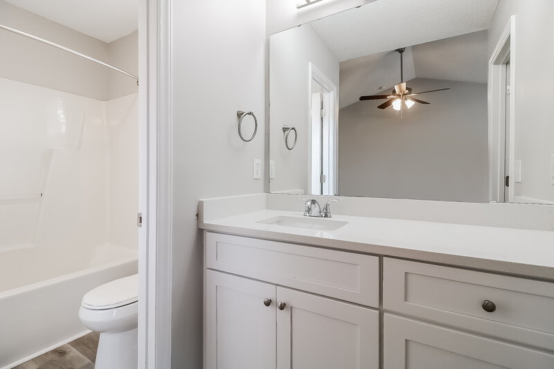 1,730/Mo, 944 S Philwood Ct Fuquay Varina, NC 27526 Main Bathroom View