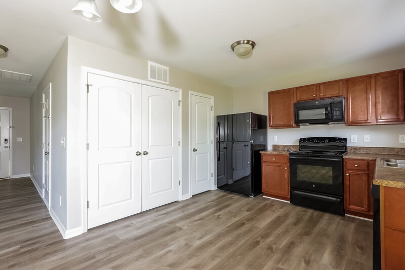 2,025/Mo, 2728 Maybrook Crossing Dr Raleigh, NC 27610 Kitchen View 3