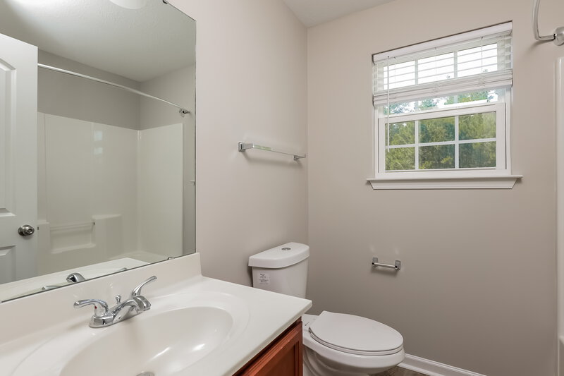 2,025/Mo, 2728 Maybrook Crossing Dr Raleigh, NC 27610 Bathroom View