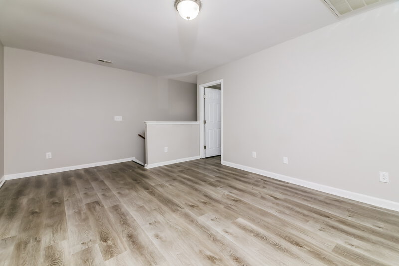 2,180/Mo, 3501 Pinkham Way Raleigh, NC 27616 Loft View