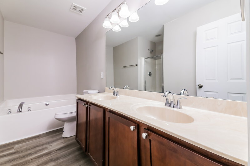 2,180/Mo, 3501 Pinkham Way Raleigh, NC 27616 Main Bathroom View