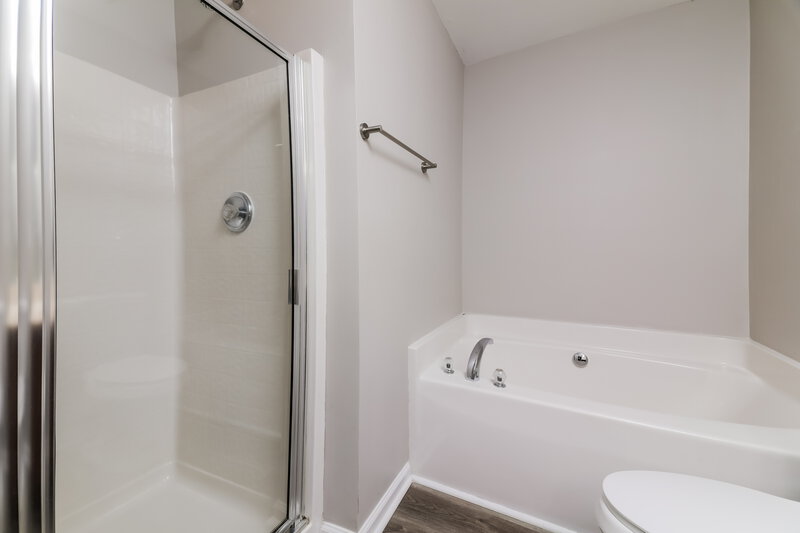 2,180/Mo, 3501 Pinkham Way Raleigh, NC 27616 Main Bathroom View 2