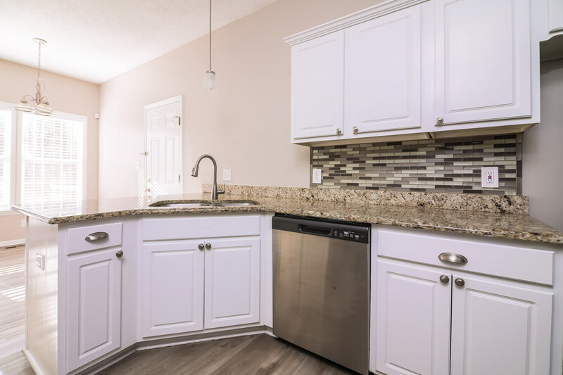 2,325/Mo, 354 Spearhead Pl Clayton, NC 27520 Kitchen View 2