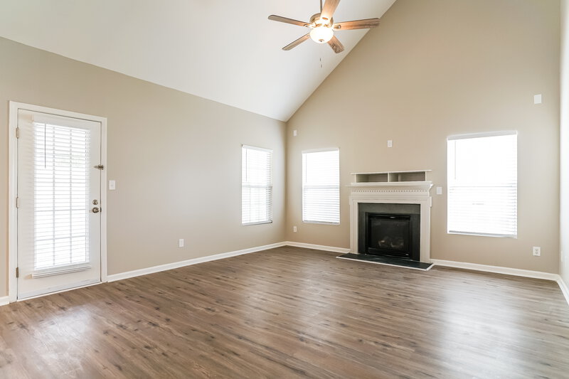 2,250/Mo, 4709 Alenja Ln Raleigh, NC 27616 Living Room View