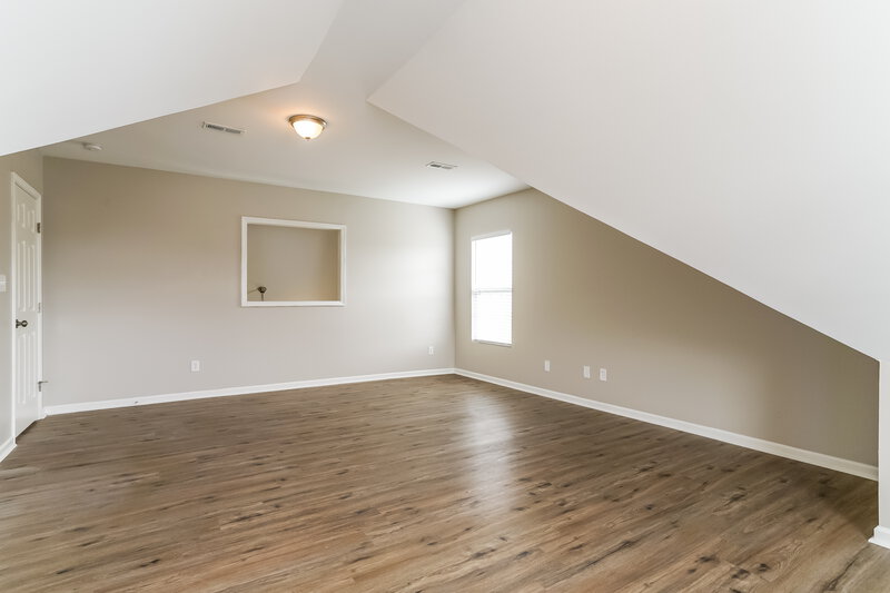 2,250/Mo, 4709 Alenja Ln Raleigh, NC 27616 Family Room View 2