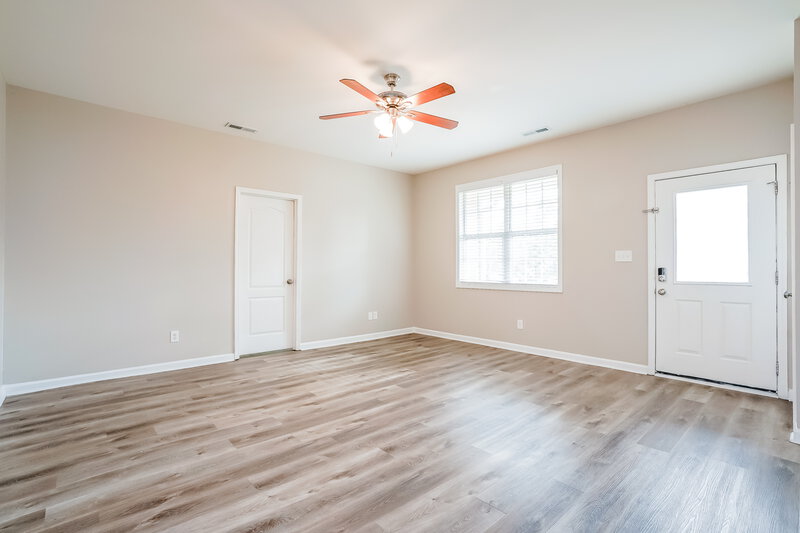 1,845/Mo, 2533 Friendly Trl Raleigh, NC 27610 Living Room View