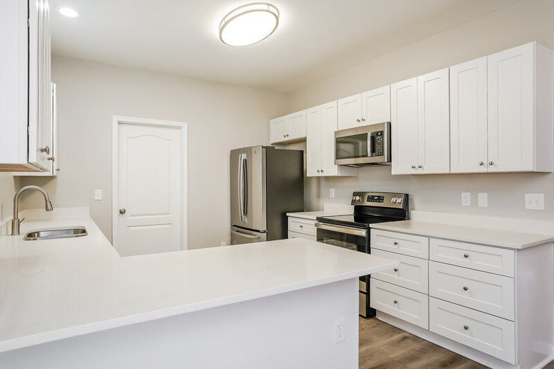 1,845/Mo, 2533 Friendly Trl Raleigh, NC 27610 Kitchen View 2