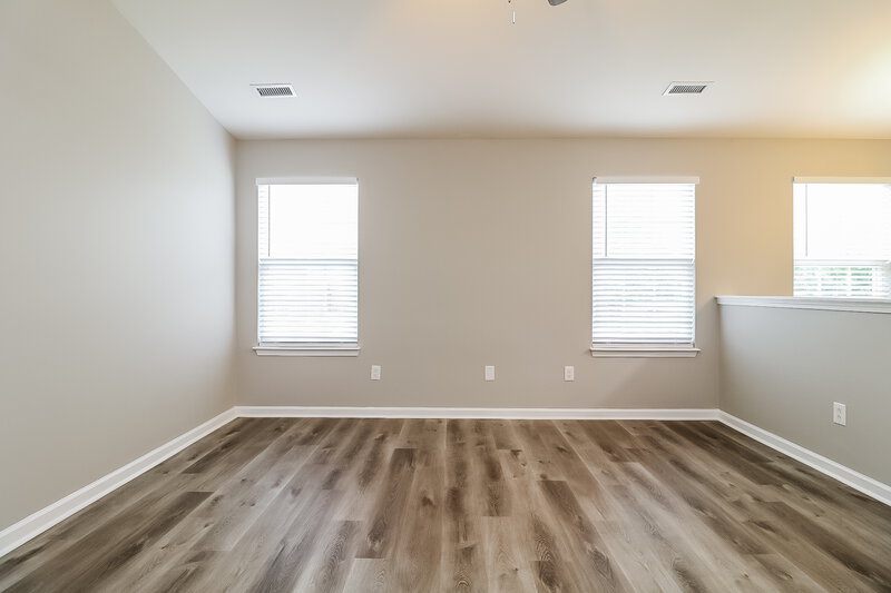 1,945/Mo, 232 N Weststone Blvd Fuquay Varina, NC 27526 Living Room View 2