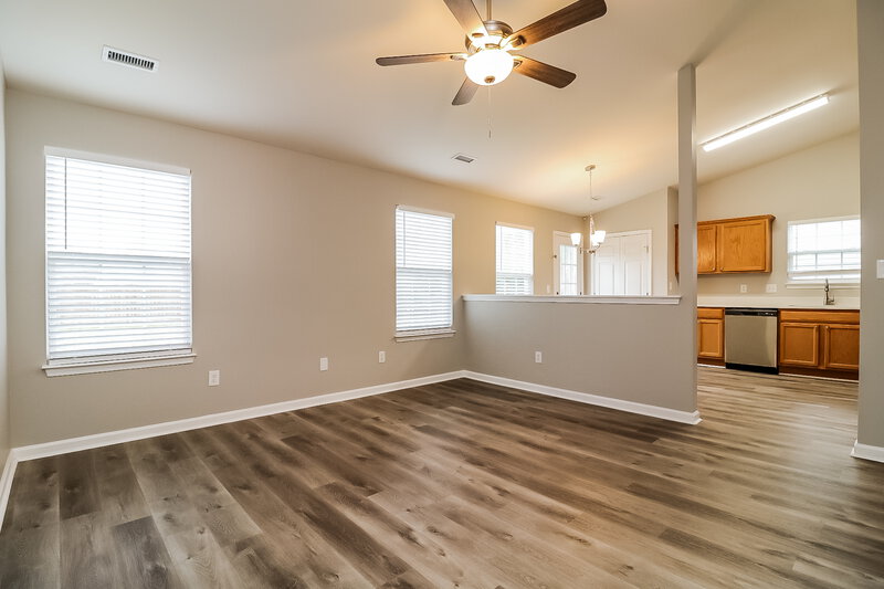 1,945/Mo, 232 N Weststone Blvd Fuquay Varina, NC 27526 Living Room View 3