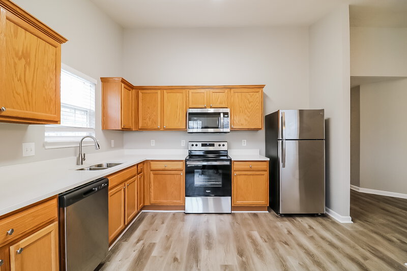 1,945/Mo, 232 N Weststone Blvd Fuquay Varina, NC 27526 Kitchen View 3