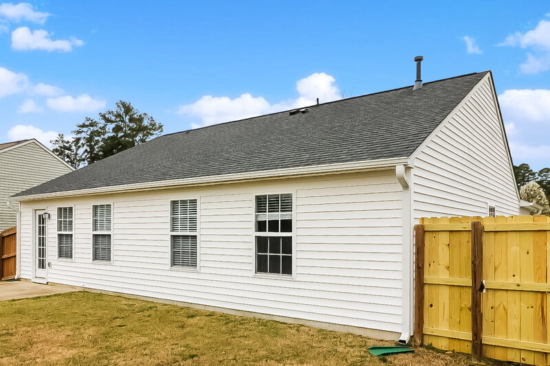 1,945/Mo, 232 N Weststone Blvd Fuquay Varina, NC 27526 Rear View 2