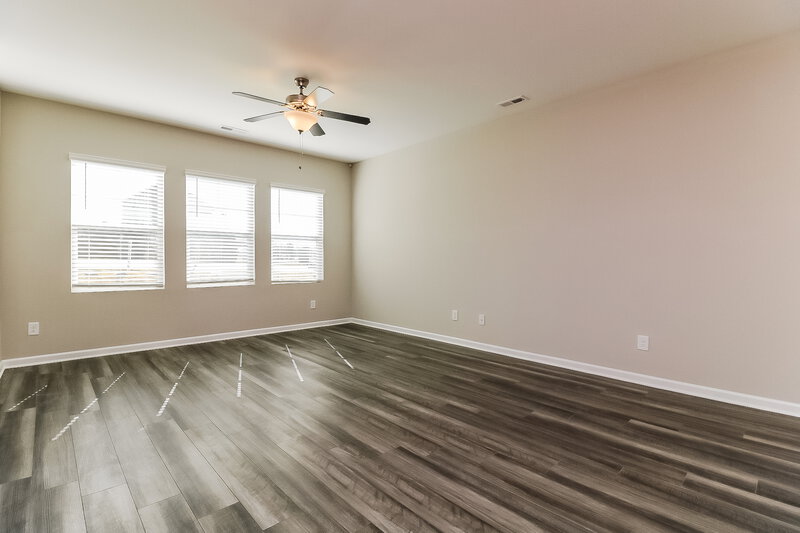 1,750/Mo, 546 Wendell Falls Pkwy Wendell, NC 27591 Living Room View