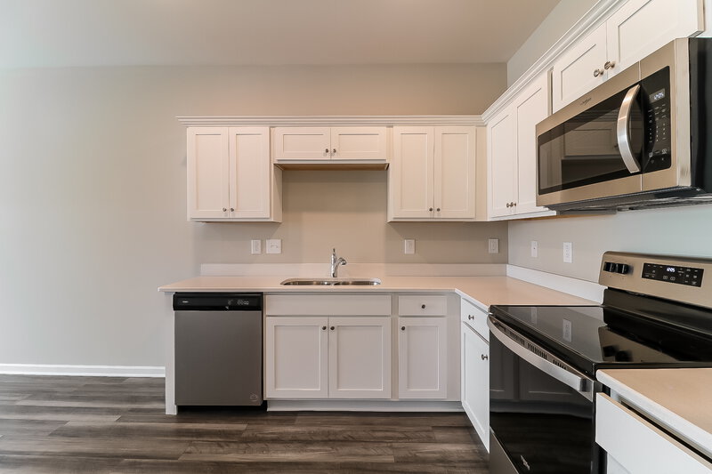 1,750/Mo, 546 Wendell Falls Pkwy Wendell, NC 27591 Kitchen View 3