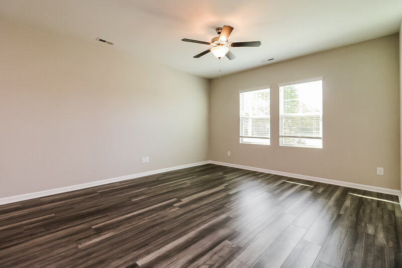 1,680/Mo, 620 Wendell Falls Pkwy Wendell, NC 27591 Living Room View 2