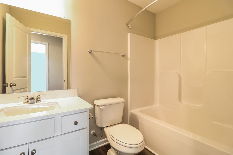 1,680/Mo, 620 Wendell Falls Pkwy Wendell, NC 27591 Bathroom View