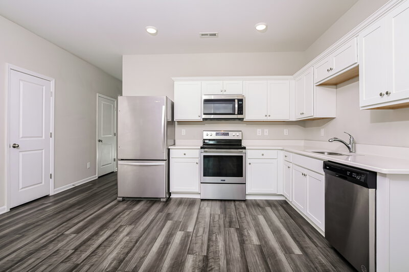 1,740/Mo, 622 Wendell Falls Pkwy Wendell, NC 27591 Kitchen View