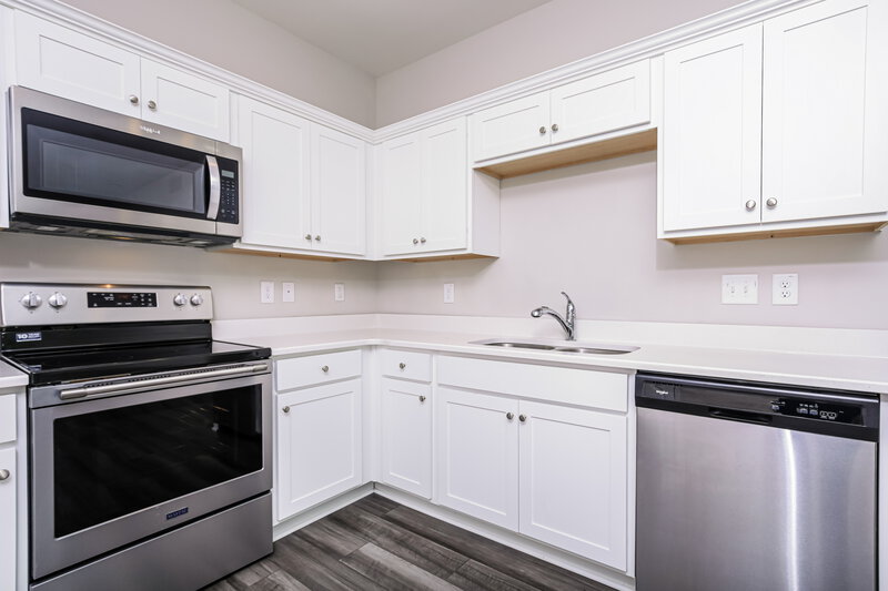 1,740/Mo, 622 Wendell Falls Pkwy Wendell, NC 27591 Kitchen View 2
