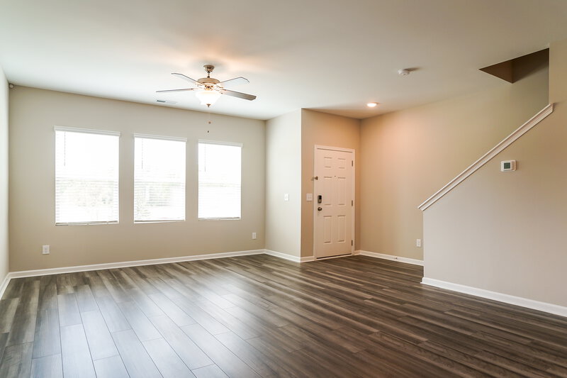 2,340/Mo, 632 Wendell Falls Pkwy Wendell, NC 27591 Living Room View 2
