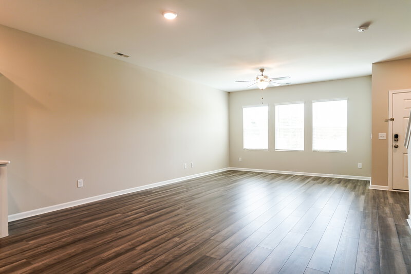 2,340/Mo, 632 Wendell Falls Pkwy Wendell, NC 27591 Living Room View 3