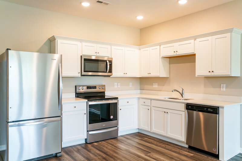2,340/Mo, 632 Wendell Falls Pkwy Wendell, NC 27591 Kitchen View
