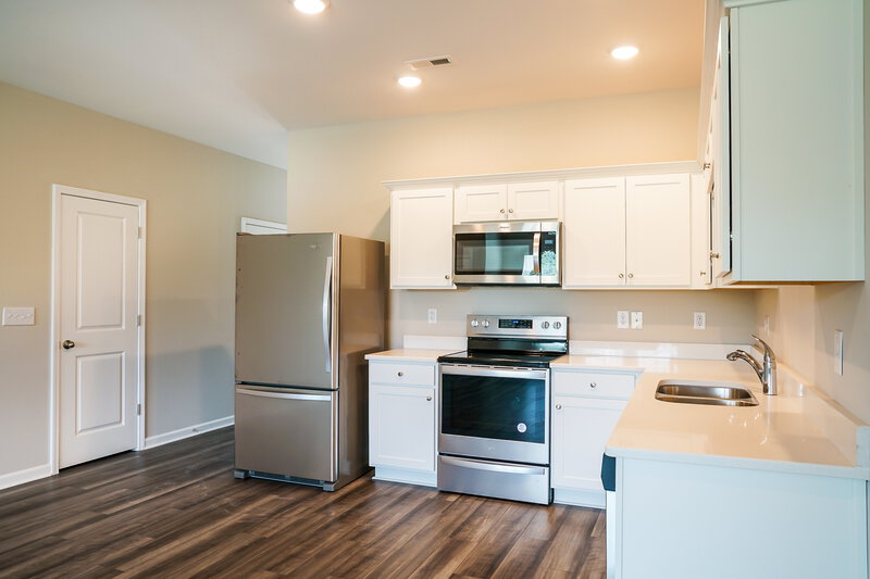 2,340/Mo, 632 Wendell Falls Pkwy Wendell, NC 27591 Kitchen View 2