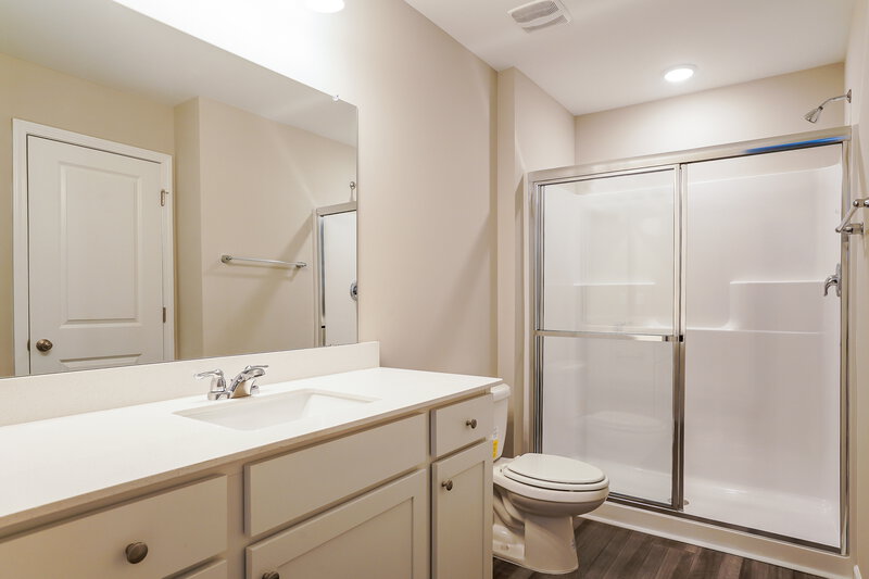 2,340/Mo, 632 Wendell Falls Pkwy Wendell, NC 27591 Main Bathroom View