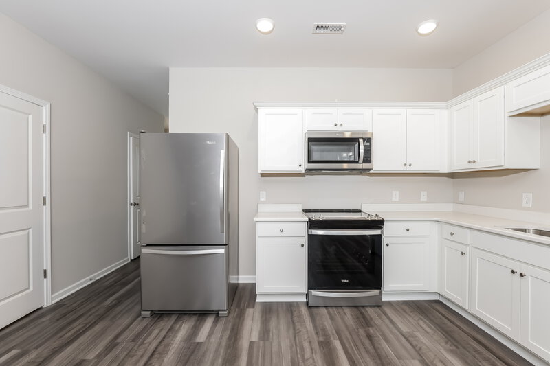 1,665/Mo, 644 Wendell Falls Pkwy Wendell, NC 27591 Kitchen View 3