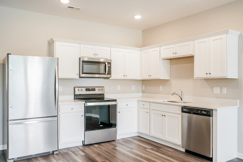 1,435/Mo, 646 Wendell Falls Pkwy Wendell, NC 27591 Kitchen View
