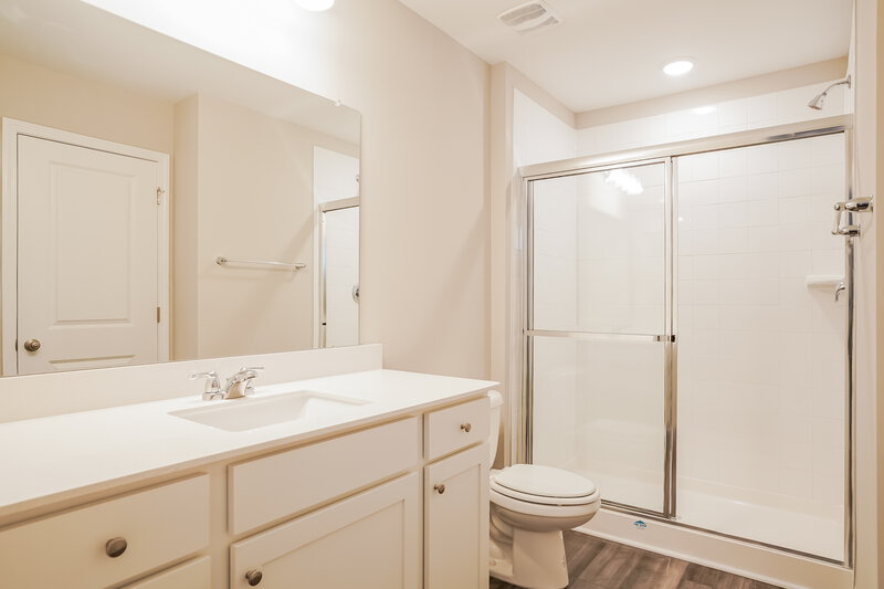 1,435/Mo, 646 Wendell Falls Pkwy Wendell, NC 27591 Main Bathroom View