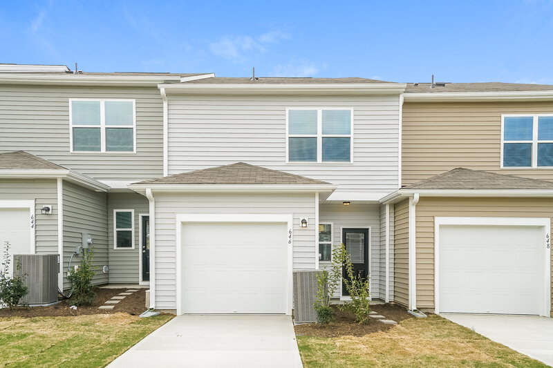 1,435/Mo, 646 Wendell Falls Pkwy Wendell, NC 27591 Rear View
