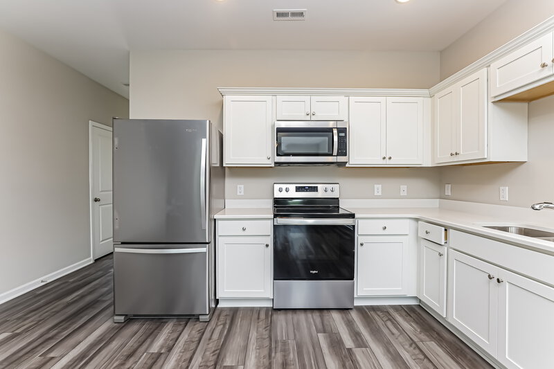 1,710/Mo, 648 Wendell Falls Pkwy Wendell, NC 27591 Kitchen View 3