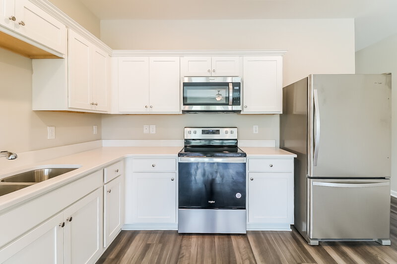 1,830/Mo, 652 Wendell Falls Pkwy Wendell, NC 27591 Kitchen View 3