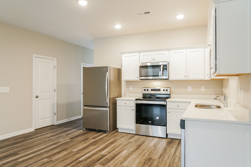 2,490/Mo, 381 Stone Arbor Way Wendell, NC 27591 Kitchen View 2