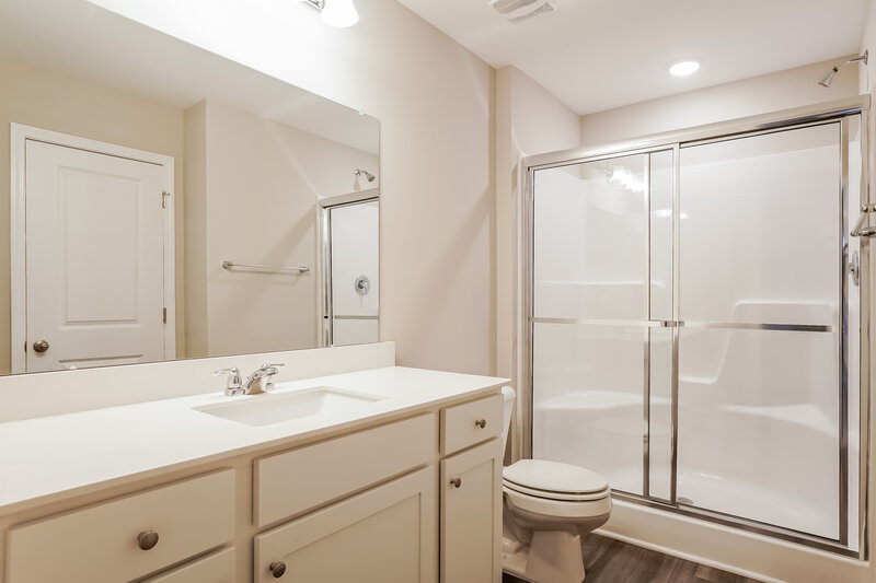 2,490/Mo, 381 Stone Arbor Way Wendell, NC 27591 Main Bathroom View