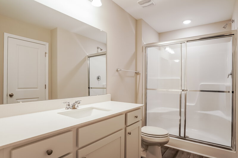 1,645/Mo, 375 Stone Arbor Way Wendell, NC 27591 Main Bathroom View
