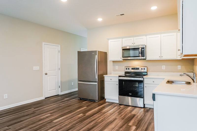 1,625/Mo, 309 Stone Arbor Way Wendell, NC 27591 Kitchen View 2