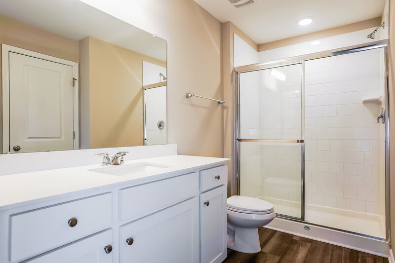 1,625/Mo, 309 Stone Arbor Way Wendell, NC 27591 Main Bathroom View