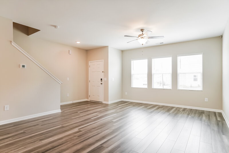 1,555/Mo, 561 Landing View Drive Wendell, NC 27591 Living Room View