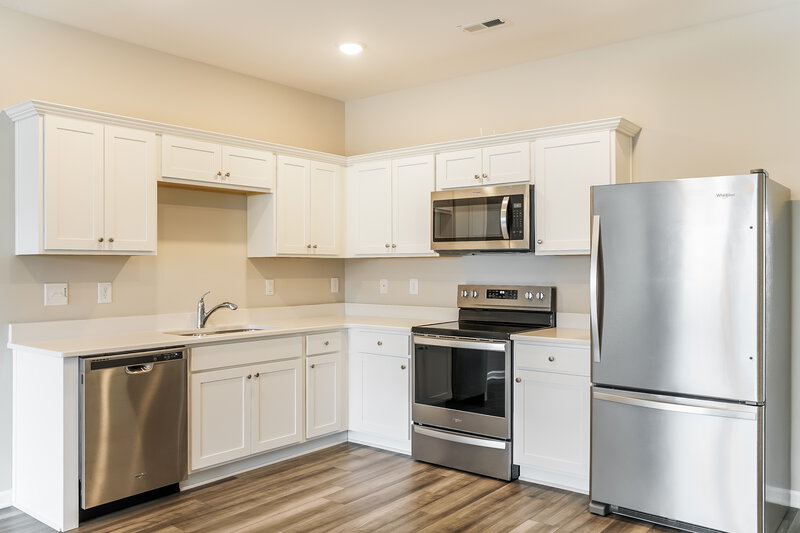 1,555/Mo, 561 Landing View Drive Wendell, NC 27591 Kitchen View