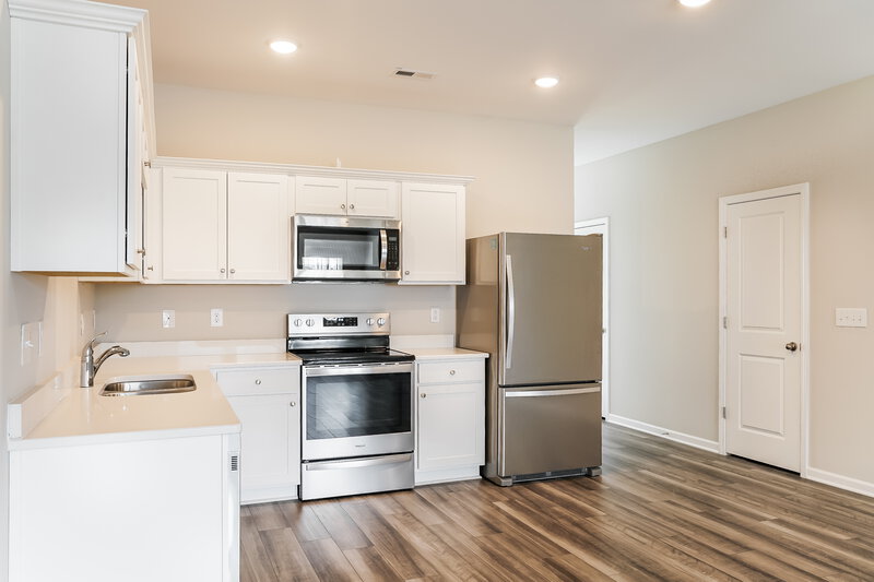 1,555/Mo, 561 Landing View Drive Wendell, NC 27591 Kitchen View 2