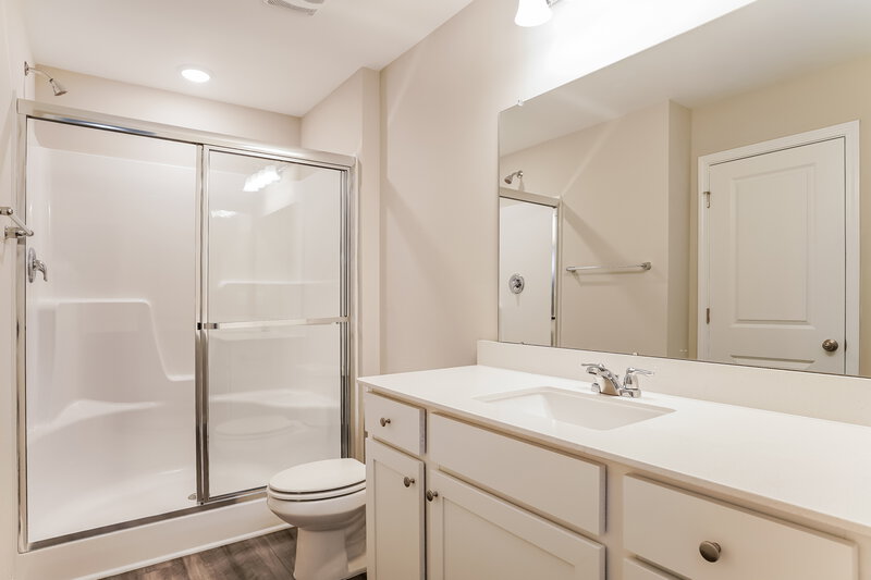 1,555/Mo, 561 Landing View Drive Wendell, NC 27591 Main Bathroom View