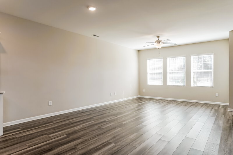 1,740/Mo, 524 Landing View Drive Wendell, NC 27591 Living Room View 3