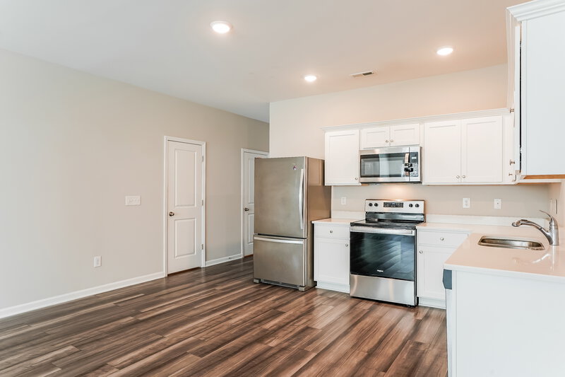 1,740/Mo, 524 Landing View Drive Wendell, NC 27591 Kitchen View 2