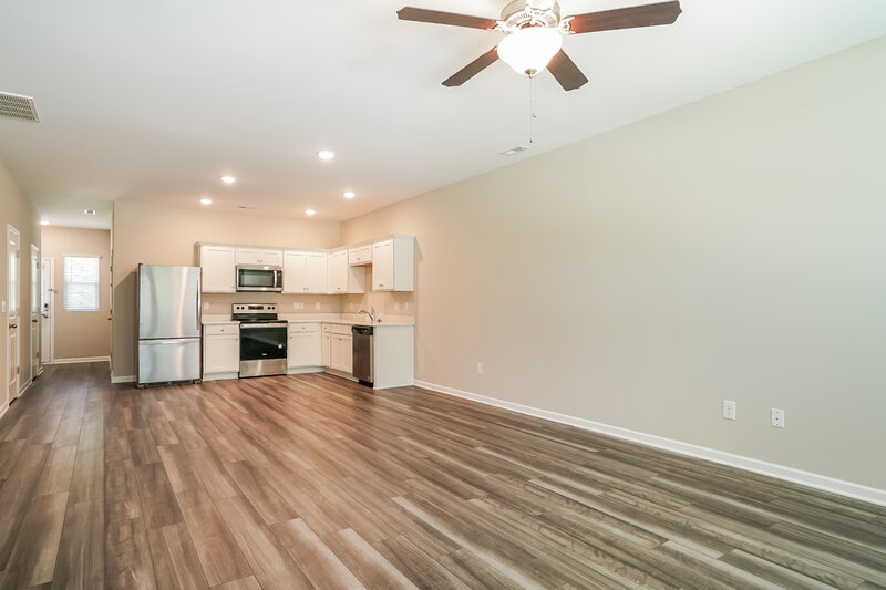 1,670/Mo, 526 Landing View Drive Wendell, NC 27591 Living Room View 4