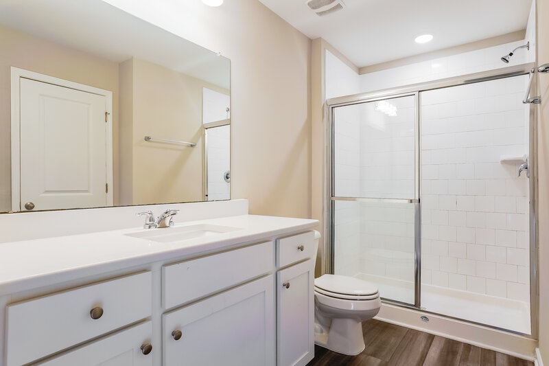 1,685/Mo, 542 Landing View Drive Wendell, NC 27591 Main Bathroom View