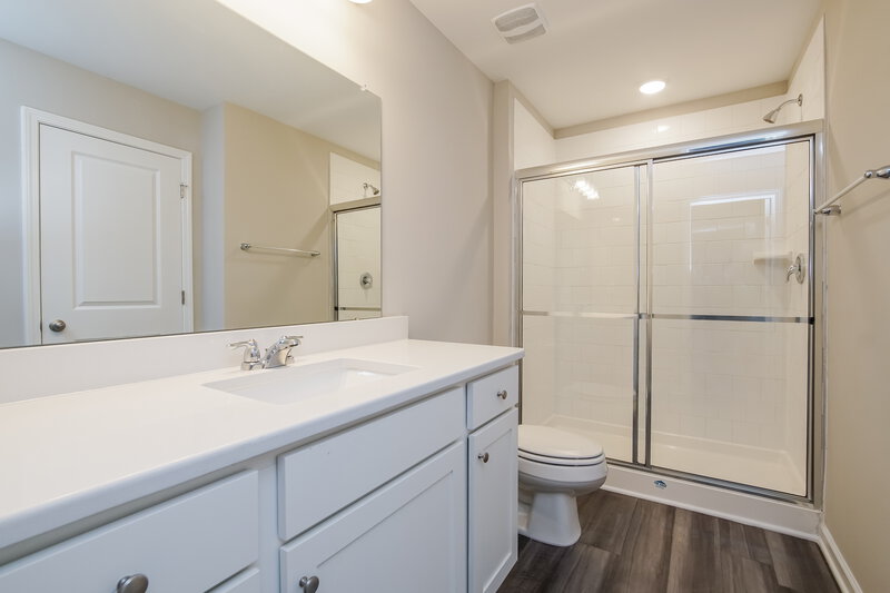 1,885/Mo, 542 Landing View Drive Wendell, NC 27591 Main Bathroom View
