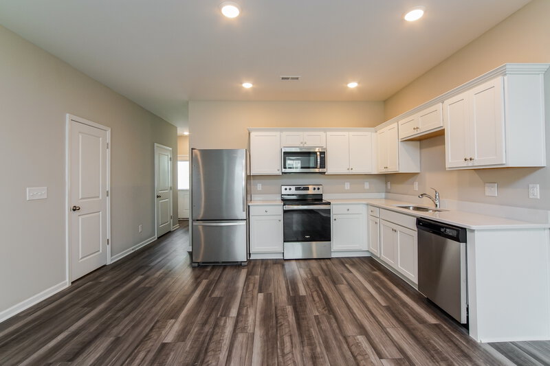 1,725/Mo, 544 Landing View Drive Wendell, NC 27591 Kitchen View