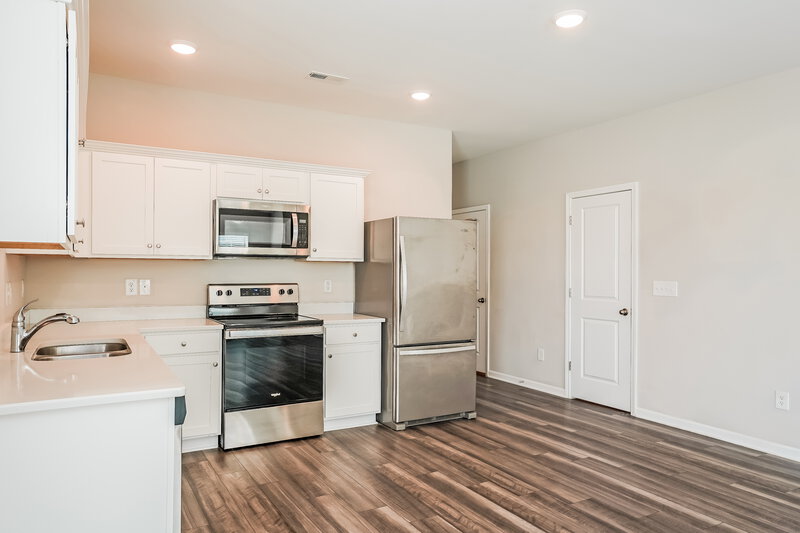 1,650/Mo, 548 Landing View Drive Wendell, NC 27591 Kitchen View 2