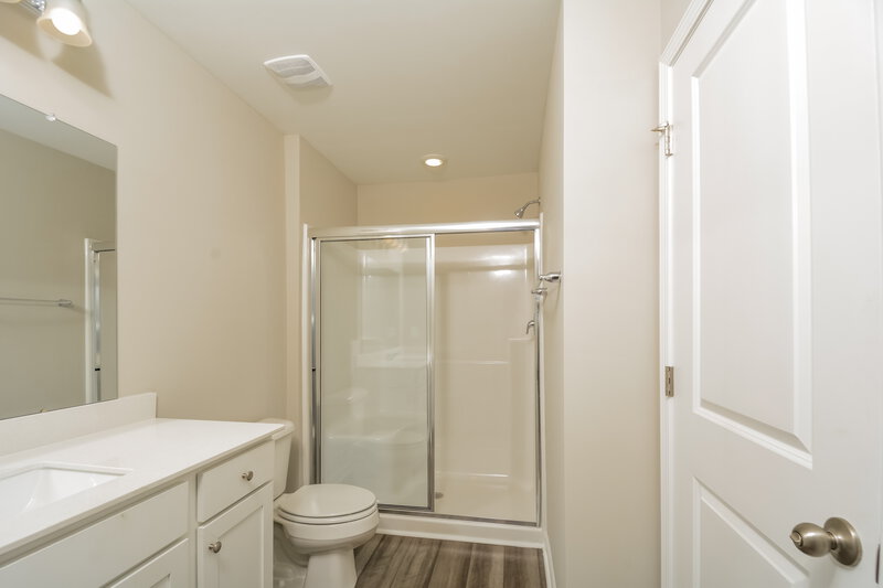 1,665/Mo, 340 Stone Arbor Way Wendell, NC 27591 Main Bathroom View