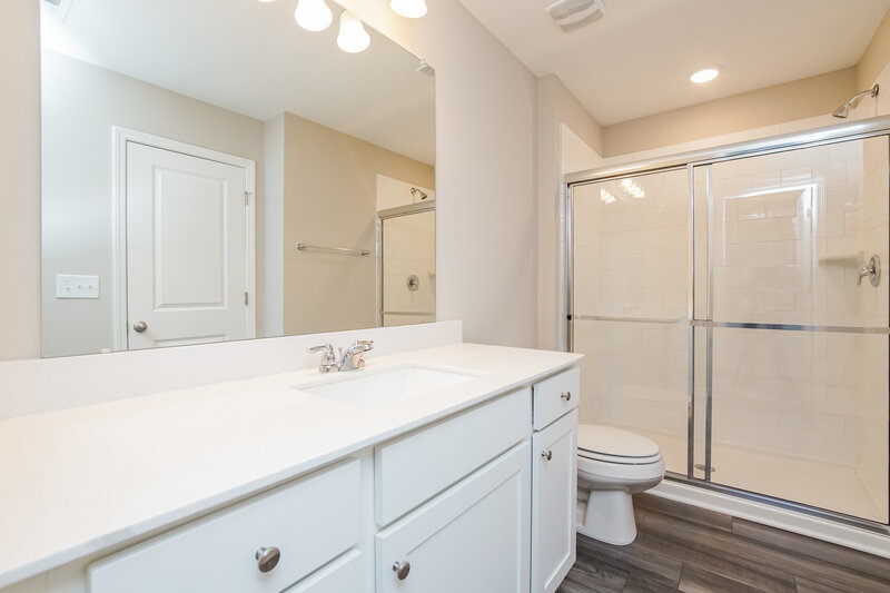 1,710/Mo, 352 Stone Arbor Way Wendell, NC 27591 Main Bathroom View